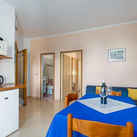 Apartments Maria Porec Exterior photo