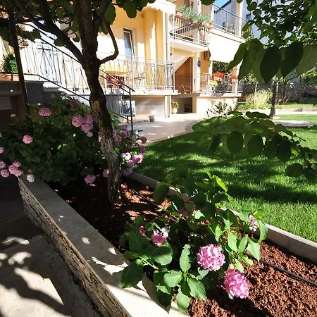 Apartments Maria Porec Exterior photo